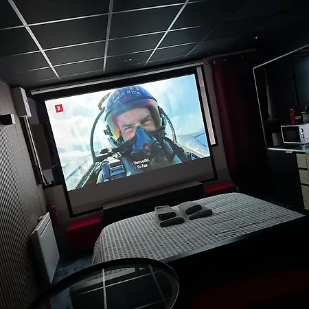 Cocon Jacuzzi Et Cinema 4k M * Mérignac